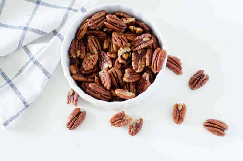 Salted Maple Bacon Pecans | paleoscaleo.com