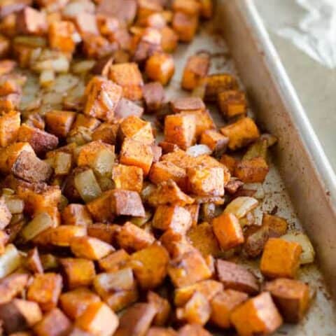 Chili-Cinnamon Sweet Potatoes | paleoscaleo.com