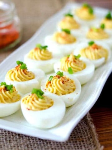 Quick & Easy Deviled Eggs | PaleoScaleo.com