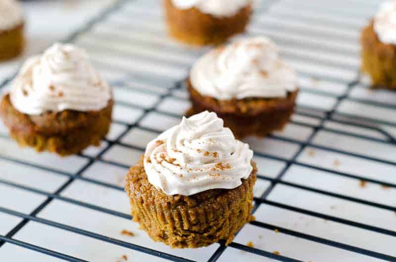 Paleo Pumpkin Cupcakes with Meringue Frosting | PaleoScaleo.com