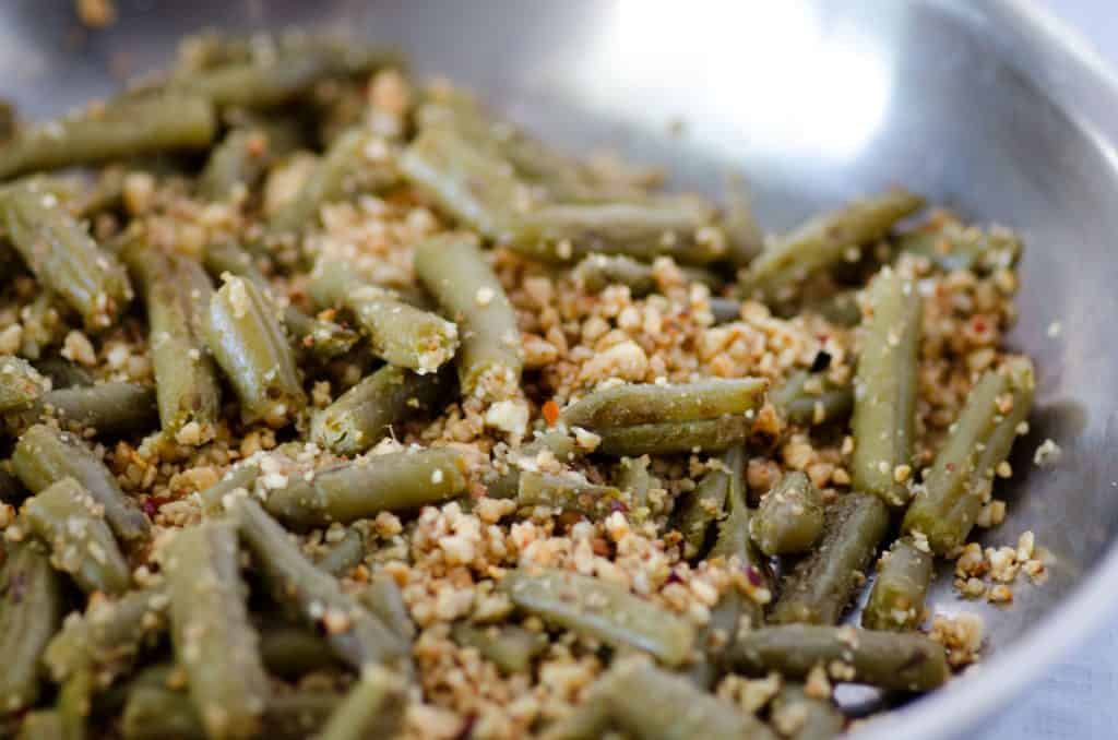 canned green beans recipe with cashews and garlic